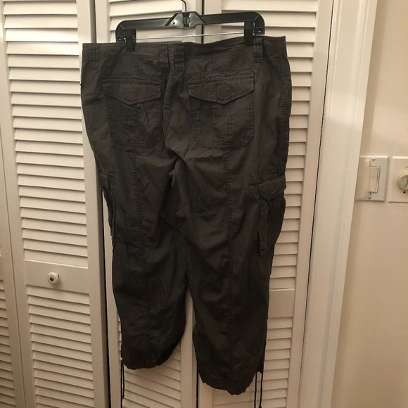 Norma Kamali women cargo dark grey capri/cropped - Picture 2 of 10